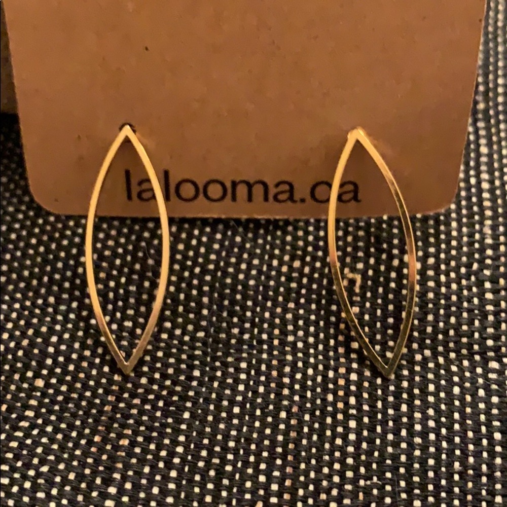 Gold leaf-shape earnings - Picture 2 of 3